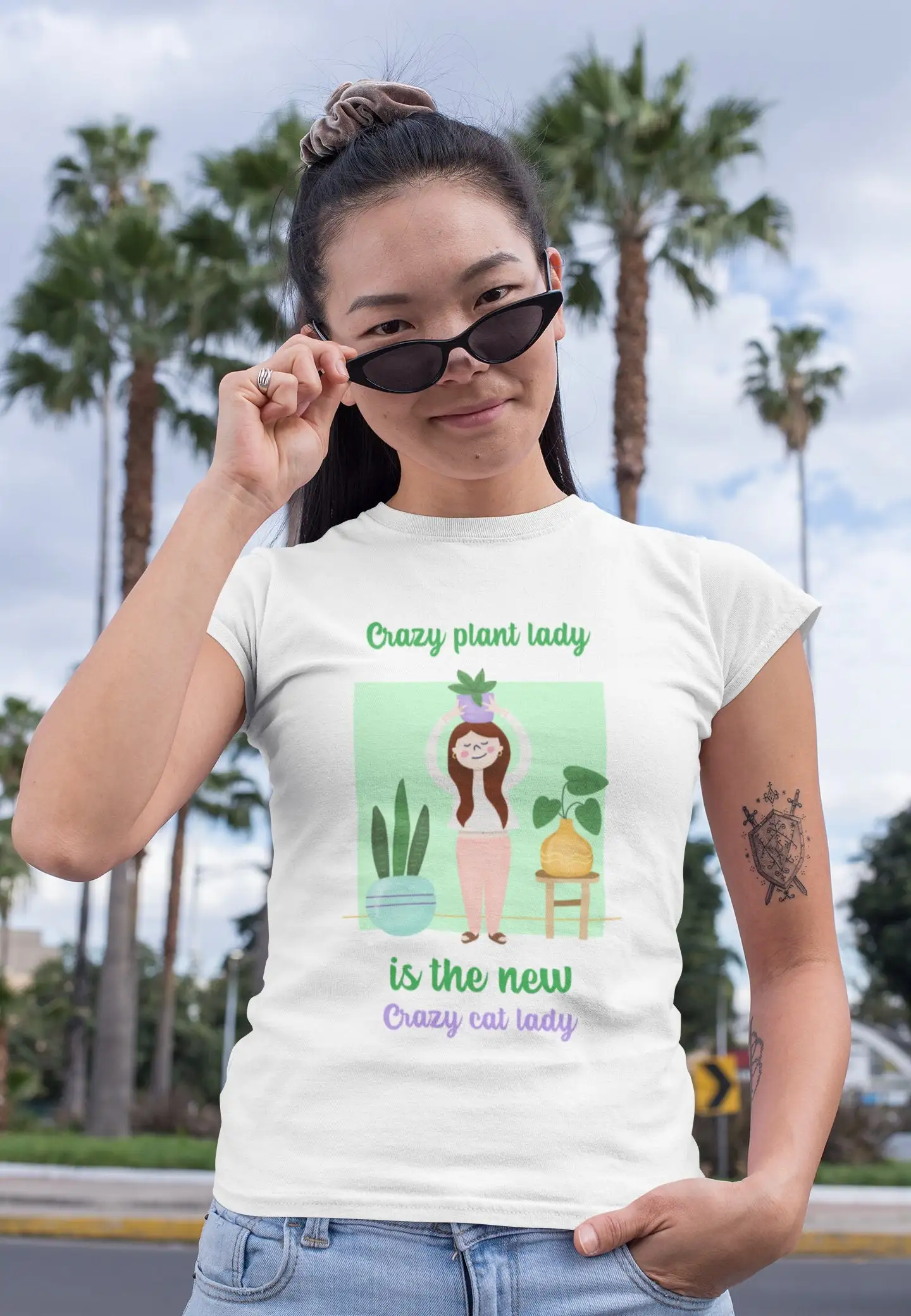 Plant Parent Trend - تي شيرت Crazy Plant Lady هو